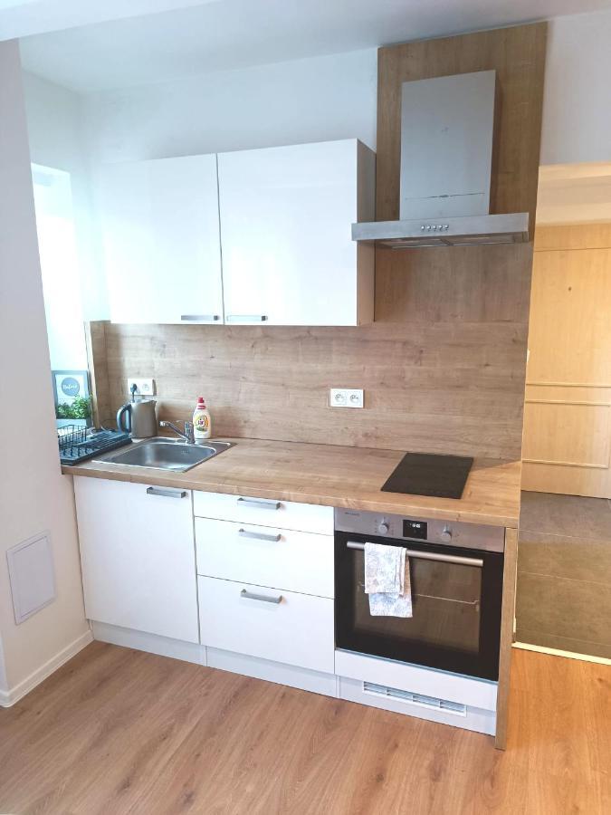 Zoo Karlovarska Apartment เปิลเซน ภายนอก รูปภาพ